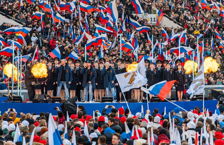 В "Лужниках" прошел концерт-митинг в честь Дня воссоединения Крыма с Россией 9 фото