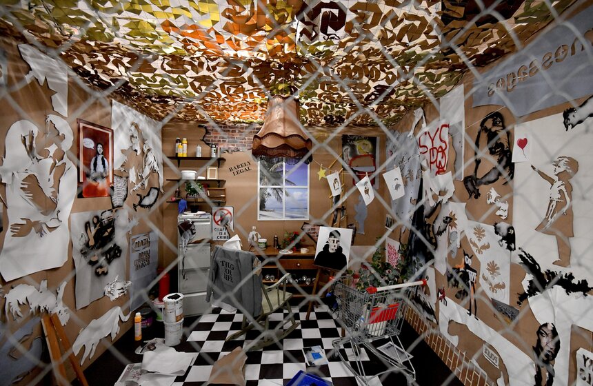 Выставка "Найти Бэнкси" проходит на ВДНХ 14 фото