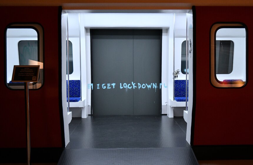 Выставка "Найти Бэнкси" проходит на ВДНХ 15 фото