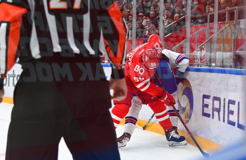 СКА вышел вперед в серии второго раунда плей-офф КХЛ со "Спартаком" 16 фото