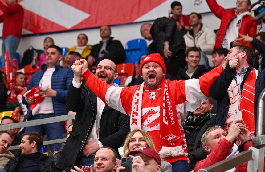 СКА вышел вперед в серии второго раунда плей-офф КХЛ со "Спартаком" 21 фото