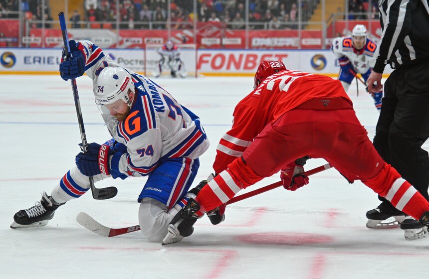 СКА вышел вперед в серии второго раунда плей-офф КХЛ со "Спартаком" 10 фото