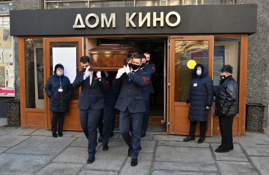 В Москве простились с артисткой Зинаидой Кириенко 25 фото