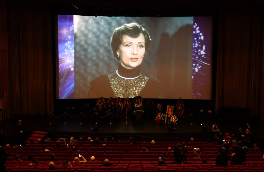 В Москве простились с артисткой Зинаидой Кириенко 6 фото