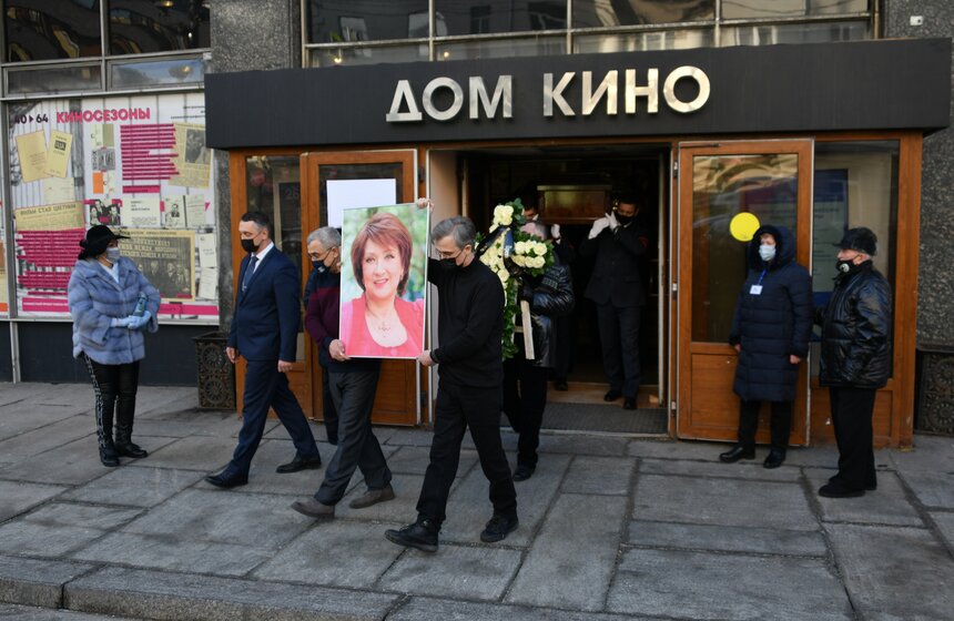В Москве простились с артисткой Зинаидой Кириенко 24 фото