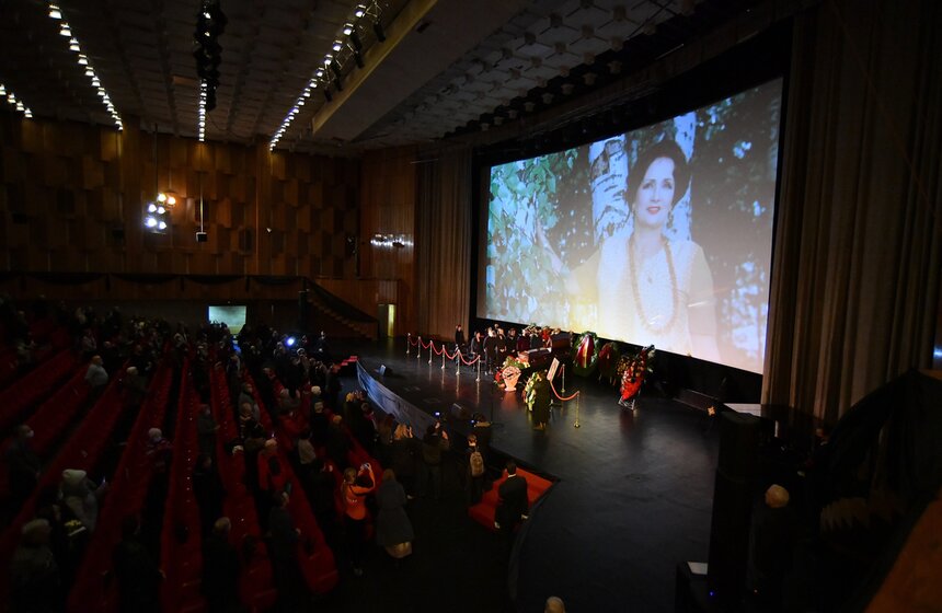 В Москве простились с артисткой Зинаидой Кириенко 21 фото