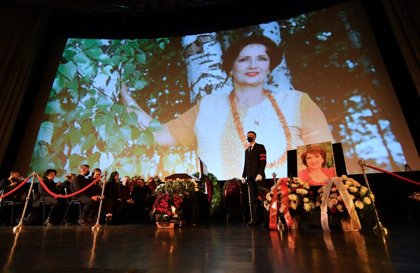 В Москве простились с артисткой Зинаидой Кириенко 5 фото