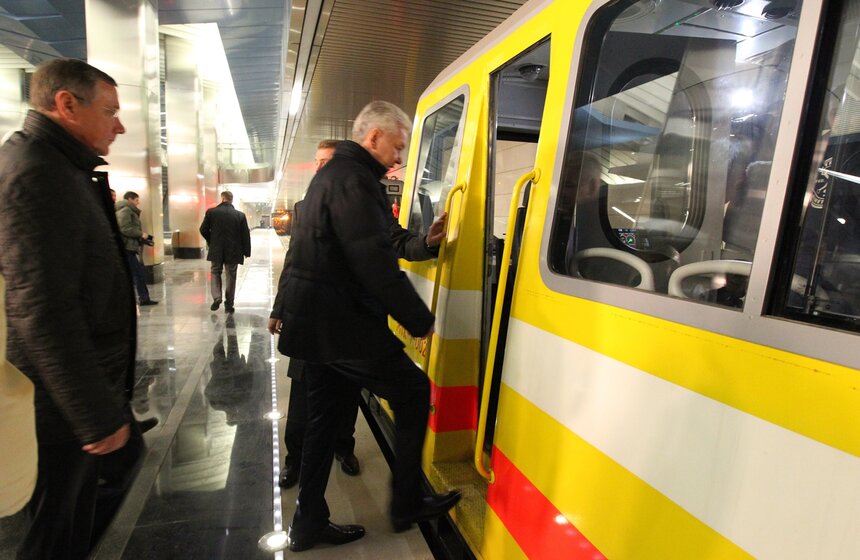 Запущено пробное движение поездов от станции "Деловой центр" 10 фото