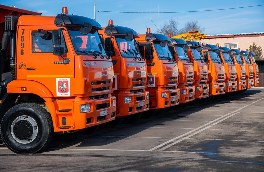 Собянин поздравил коллектив ГБУ "Автомобильные дороги" с 90-летием предприятия 10 фото