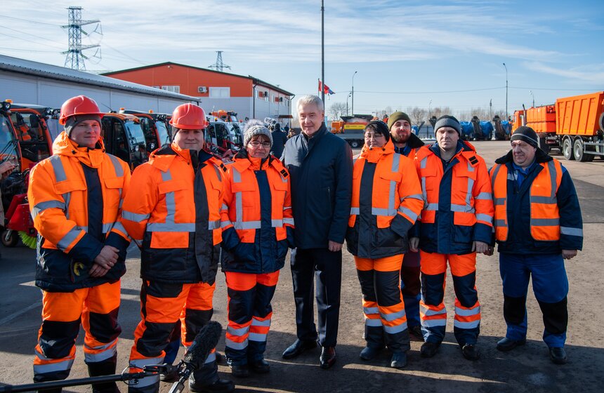 Собянин поздравил коллектив ГБУ "Автомобильные дороги" с 90-летием предприятия 6 фото