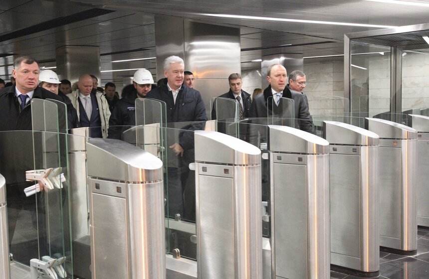 Запущено пробное движение поездов от станции "Деловой центр" 6 фото