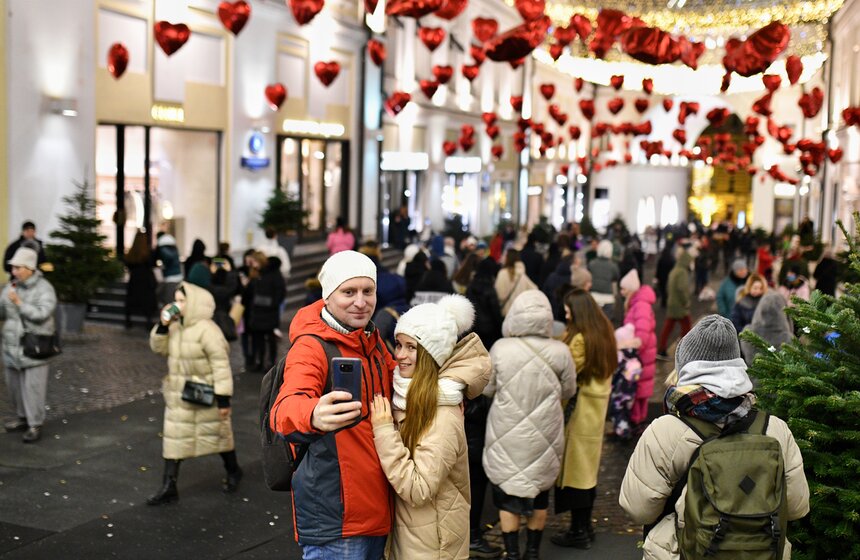 Третьяковский проезд украсили ко Дню святого Валентина  16 фото
