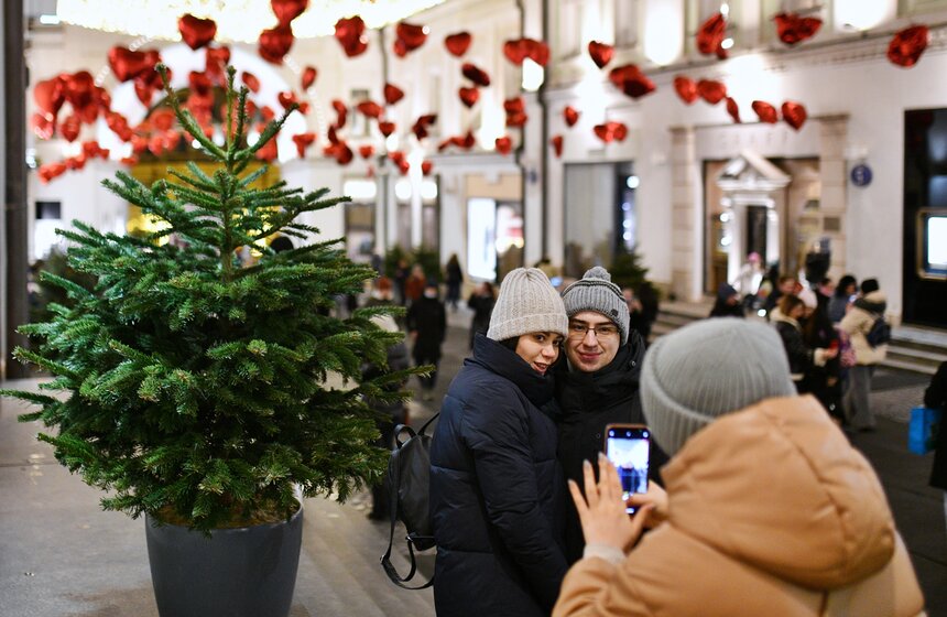 Третьяковский проезд украсили ко Дню святого Валентина  12 фото