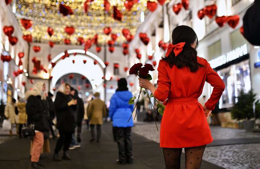 Третьяковский проезд украсили ко Дню святого Валентина  23 фото