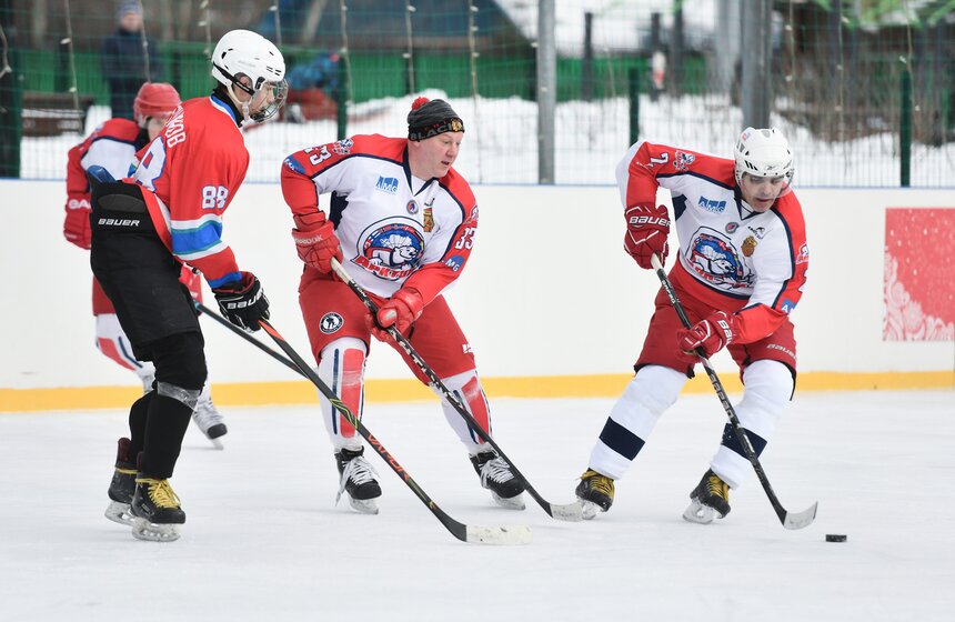 На ВДНХ прошел товарищеский матч в поддержку сборной ОКР 18 фото