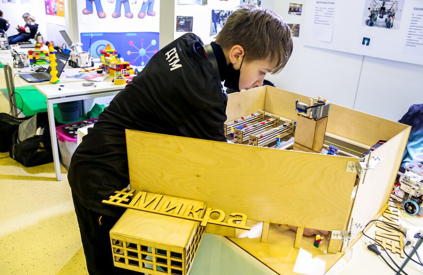 Региональный отборочный чемпионат по робототехнике состоялся в Москве 1 фото