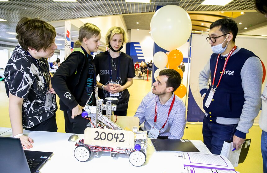 Региональный отборочный чемпионат по робототехнике состоялся в Москве 16 фото