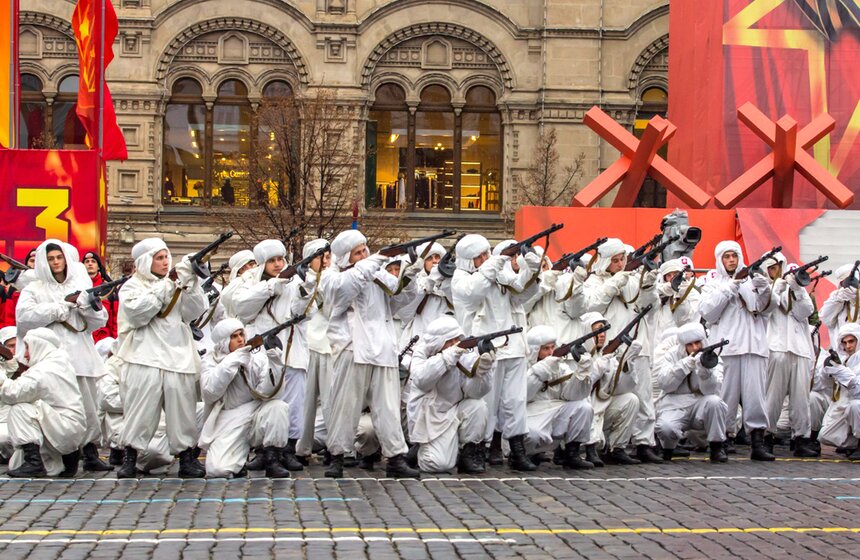 В Москве прошел марш в честь 72-й годовщины парада 1941 года                            <br />m24.ru/Юлия Телегина                                           <br />http://www.m24.ru/galleries/1230