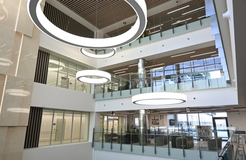 Собаку-робота запустили на месте возведения медцентра в Сколкове 7 фото