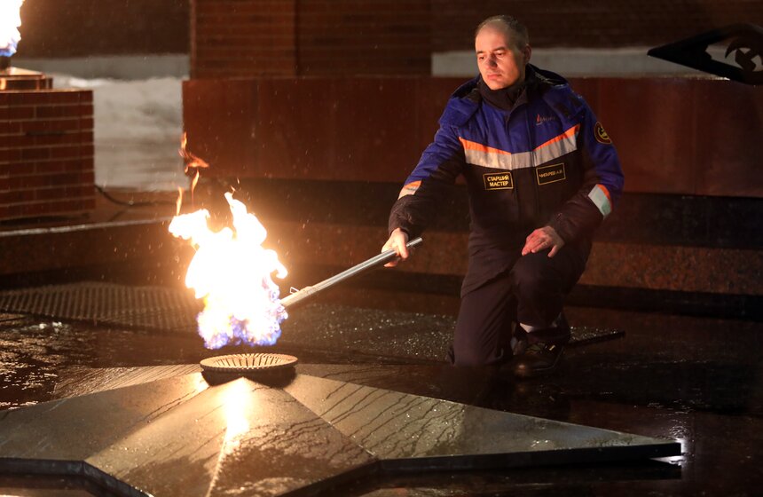 Профилактику Вечного огня провели в Москве в преддверии 23 февраля  10 фото