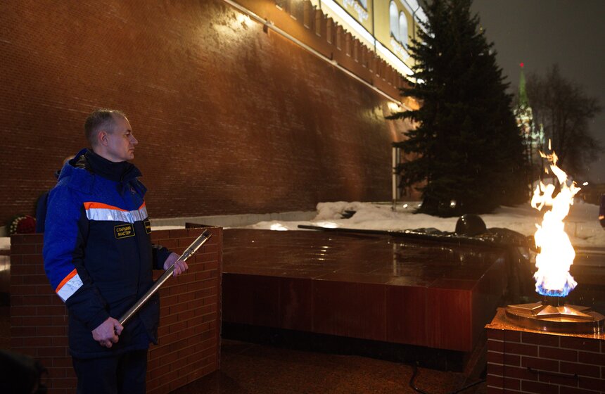 Профилактику Вечного огня провели в Москве в преддверии 23 февраля  9 фото