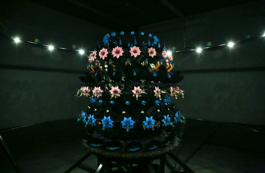 В Москве открылась выставка Мэта Коллишоу "Зона машин" 10 фото