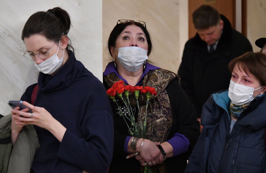 В Москве простились с актером Олегом Вавиловым 13 фото