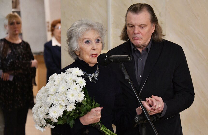 В Москве простились с актером Олегом Вавиловым 9 фото