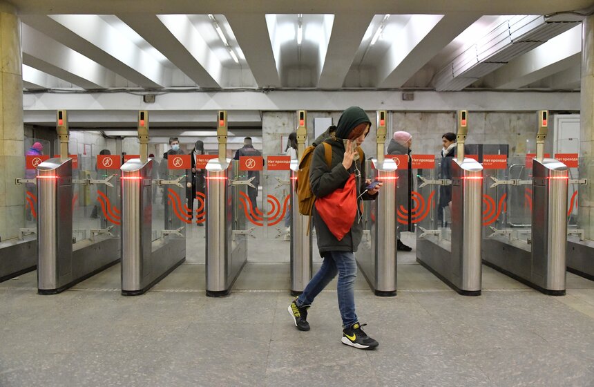 В метро Москвы усилят работу касс из-за проблем с Apple Pay и Google Pay 9 фото