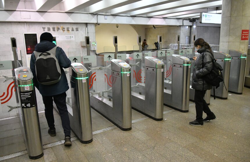 В метро Москвы усилят работу касс из-за проблем с Apple Pay и Google Pay 3 фото