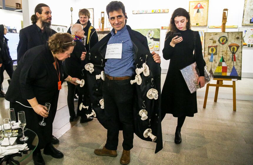 Художественная ярмарка "АРТ Москва" продолжила свою работу в Гостином Дворе 18 фото