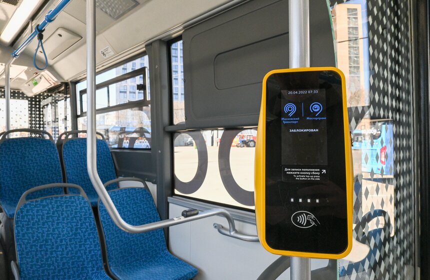 Электробус-гармошка вышел на маршрут м2 в Москве 7 фото