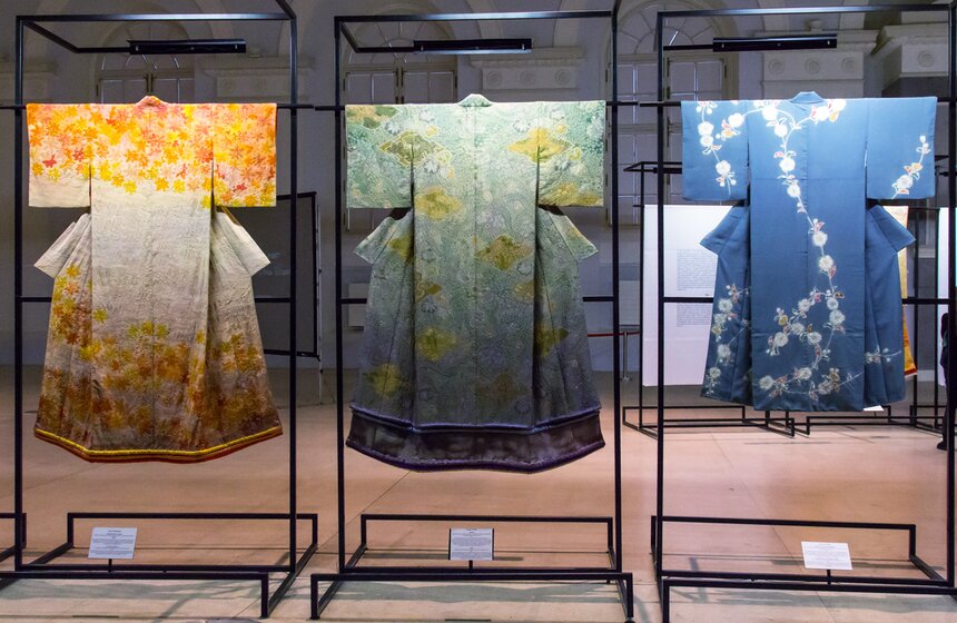Выставка уникальных кимоно Итику Куботы проходит в Москве 4 фото