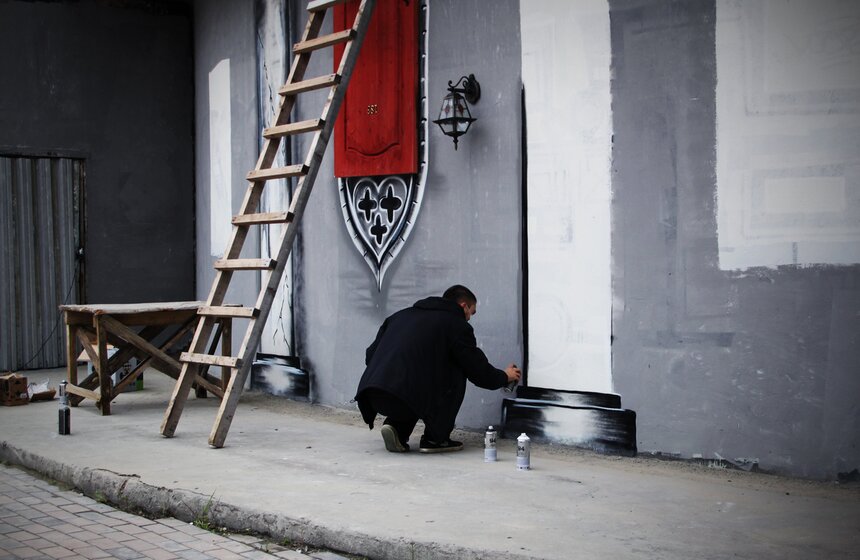 Уличный художник Паша 183 представил новый проект 20 фото