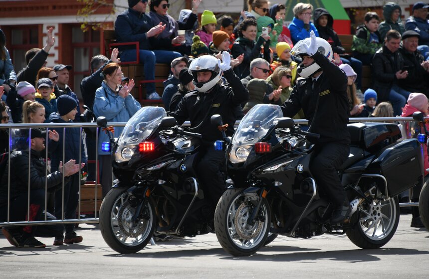 Выступления мотоциклистов почетного эскорта ФСО России прошли на ВДНХ 9 фото