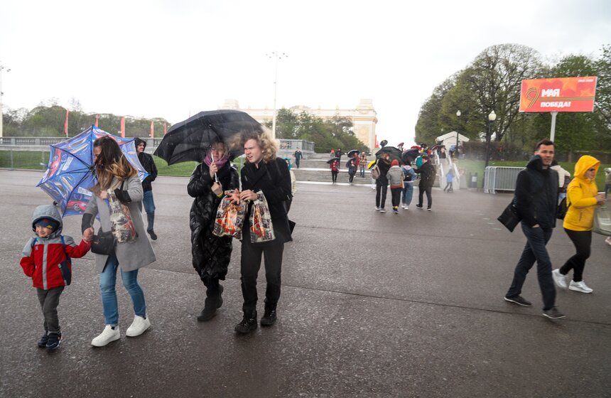 Снег и дождь обрушились на некоторые районы Москвы 9 мая 4 фото