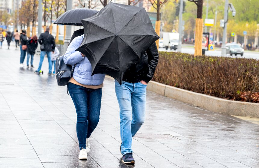 Снег и дождь обрушились на некоторые районы Москвы 9 мая 14 фото