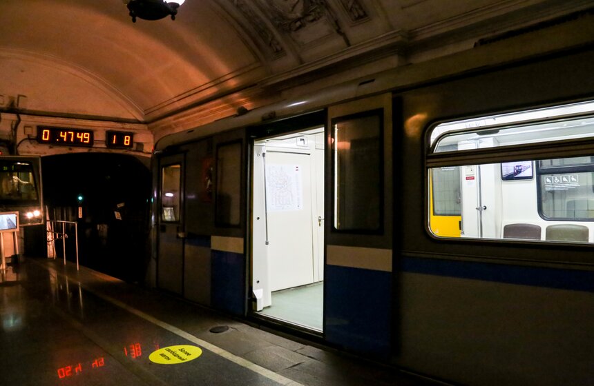 Парад поездов прошел в Московском метрополитене 17 фото