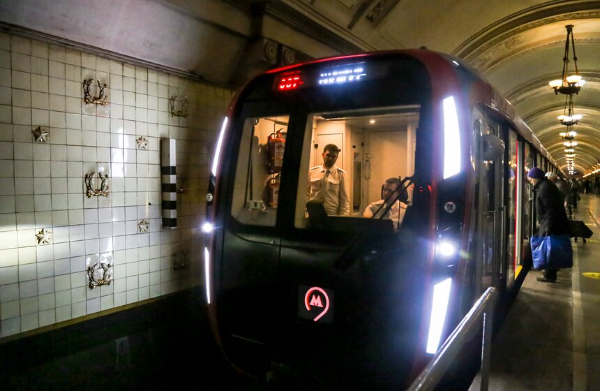 Парад поездов прошел в Московском метрополитене 22 фото