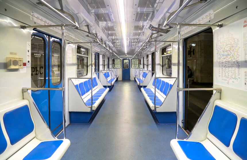 Парад поездов прошел в Московском метрополитене 13 фото