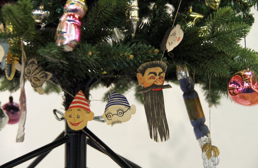 В Москве открылась выставка советских елочных игрушек 17 фото