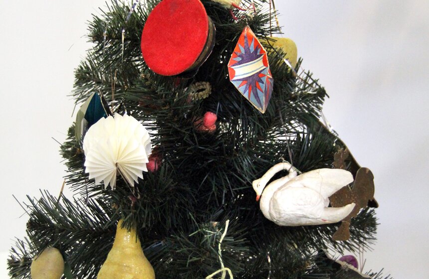 В Москве открылась выставка советских елочных игрушек 10 фото