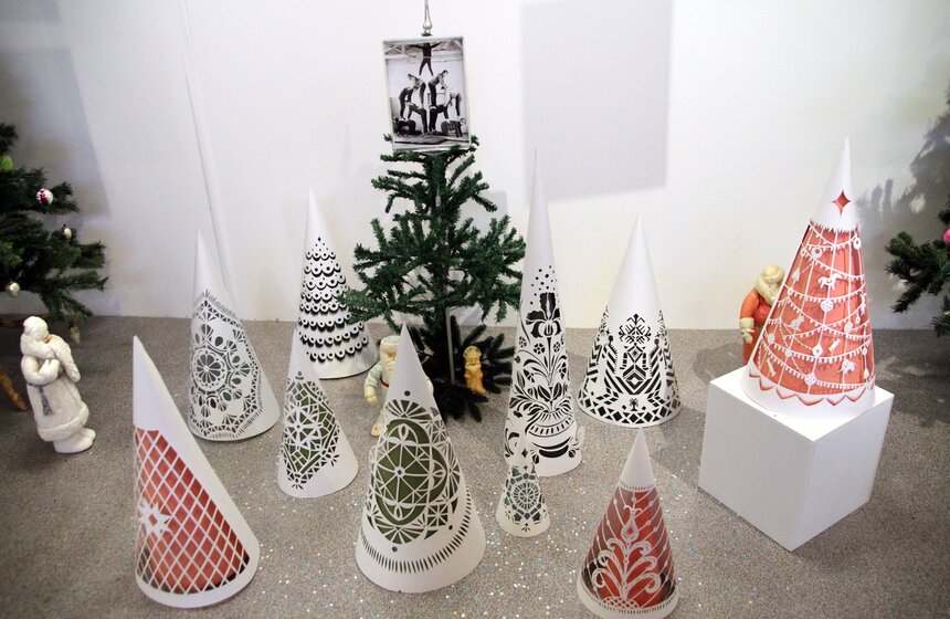 В Москве открылась выставка советских елочных игрушек 14 фото