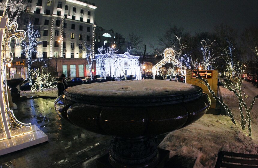 Москву украсили 12 тысяч световых конструкций 12 фото