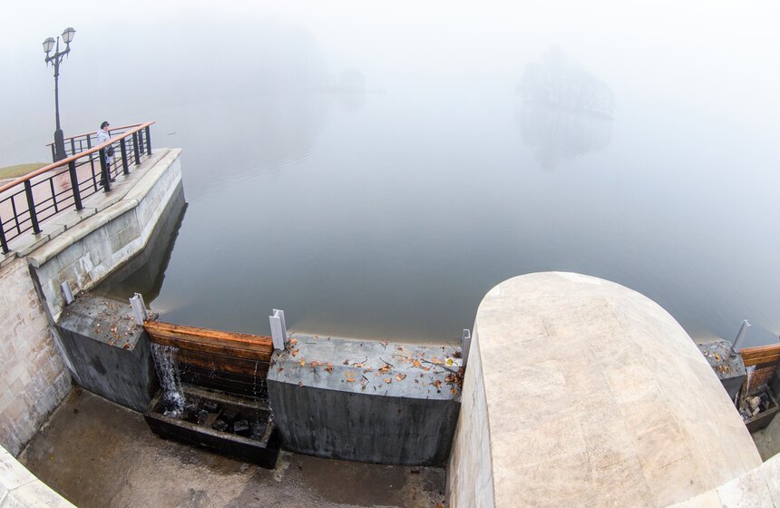 На юге Москвы отремонтировали пешеходный мост "Царицынская плотина" 8 фото