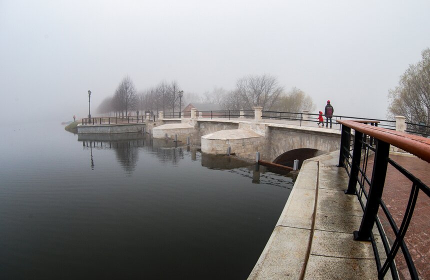На юге Москвы отремонтировали пешеходный мост "Царицынская плотина" 16 фото