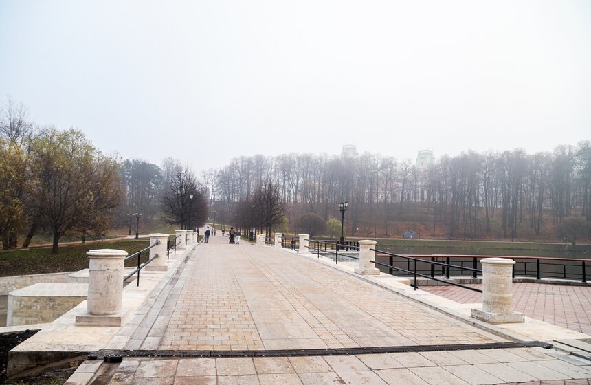 На юге Москвы отремонтировали пешеходный мост "Царицынская плотина" 18 фото