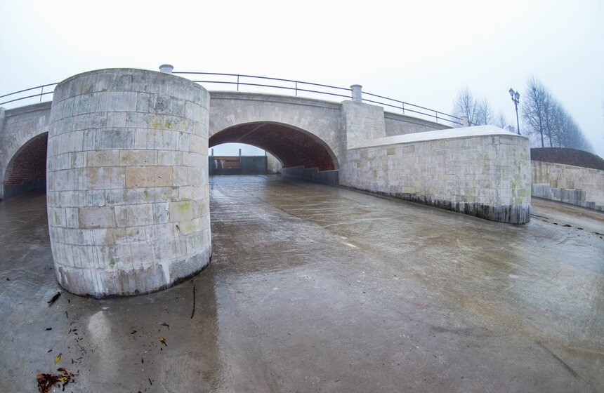 На юге Москвы отремонтировали пешеходный мост "Царицынская плотина" 15 фото