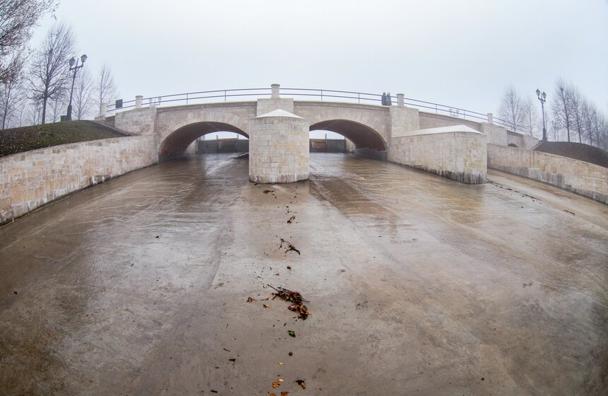 На юге Москвы отремонтировали пешеходный мост "Царицынская плотина" 11 фото