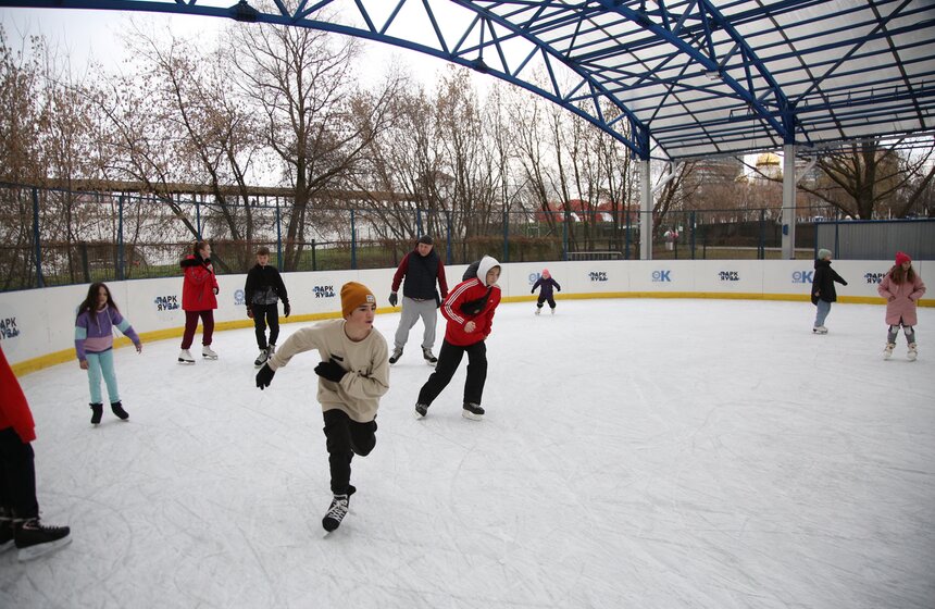 В парке "Яуза" открылся каток 4 фото